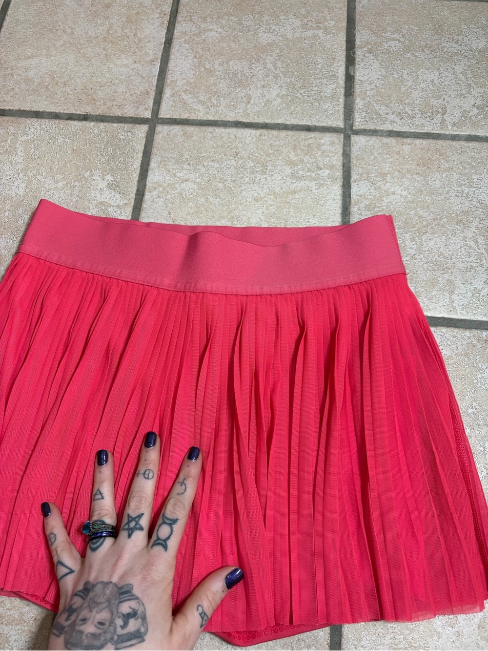 Lululemon Mesh Pleats Mid-Rise Mini Tennis Skirt (Lip Gloss) Size 6 - Picture 4 of 8